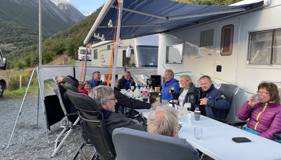 TILREISENDE: Det var flere som hadde rigget seg til med bobil på konsertområdet. TILREISENDE: Det var flere som hadde rigget seg til med bobil på konsertområdet.