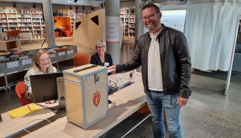 LEVERT OG GENERELT GOD STEMNING: Ordfører i Ulstein kommune, Knut Erik Engh, har forhåndstemt. LEVERT OG GENERELT GOD STEMNING: Ordfører i Ulstein kommune, Knut Erik Engh, har forhåndstemt.