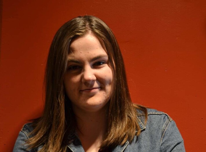 Leiar i AUF i Møre og Romsdal, Kristina Roald, seier det er eit godt samhold mellom ungdomspartia, og at dei særleg i år har hjelpt kvarandre med logistikk knyt opp mot smittevern og digitale debattar. Leiar i AUF i Møre og Romsdal, Kristina Roald, seier det er eit godt samhold mellom ungdomspartia, og at dei særleg i år har hjelpt kvarandre med logistikk knyt opp mot smittevern og digitale debattar.