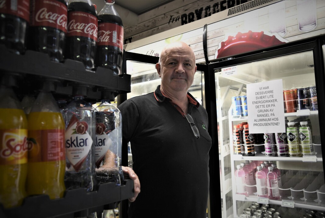 TOMT: Butikksjef Sigbjørn Sæterås har merket aliminumsmangelen på nært hold i sin egen butikk.