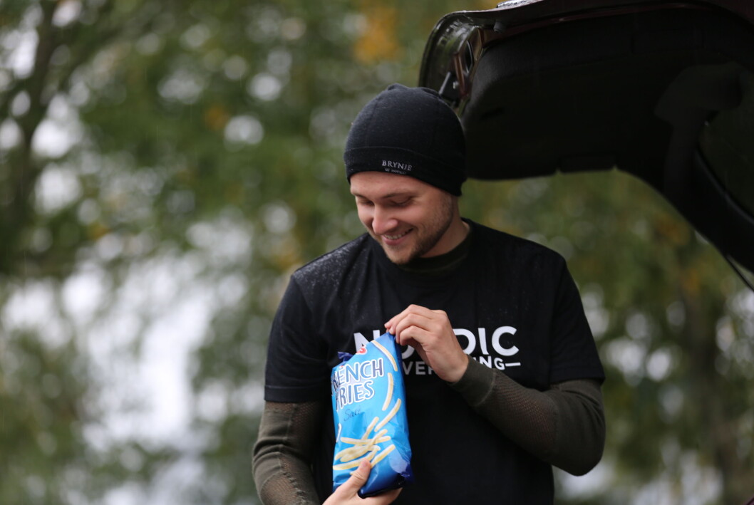 PROVIANT: Det er viktig å fylle på lagrene når en skal springe over 100 kilometer. PROVIANT: Det er viktig å fylle på lagrene når en skal springe over 100 kilometer.