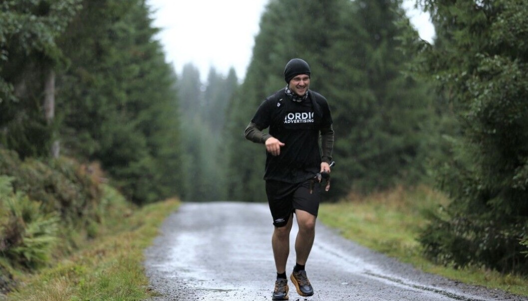 FØRSTE AV MANGE RUNDER: Her er Eirik Myklebust Ramsli i gang med en joggetur litt utenom det vanlige. FØRSTE AV MANGE RUNDER: Her er Eirik Myklebust Ramsli i gang med en joggetur litt utenom det vanlige.