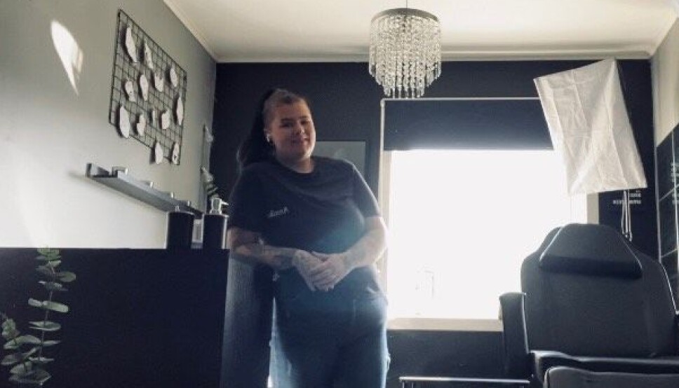 Anniken Hjelle er stolt over at hun har åpnet et eget tattoveringsstudio i en alder av 20 år.