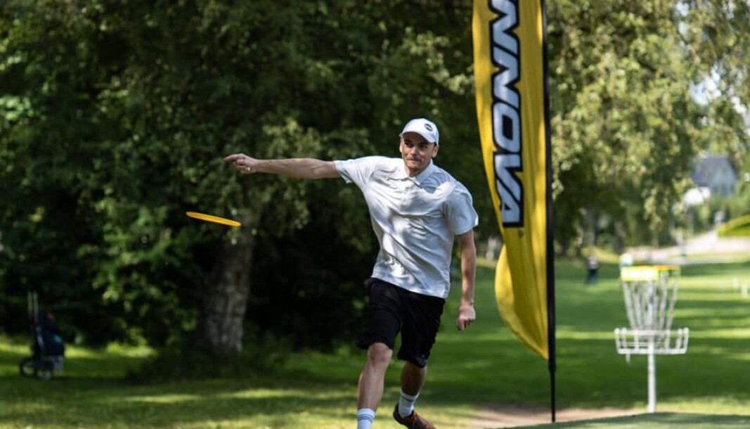 I VINDEN: Frisbeegolf har eksplodert i interesse under koronapandemien. Det er Oddbjørn Molvik, leder for Volda diskgolf, veldig fornøyd med. I VINDEN: Frisbeegolf har eksplodert i interesse under koronapandemien. Det er Oddbjørn Molvik, leder for Volda diskgolf, veldig fornøyd med.