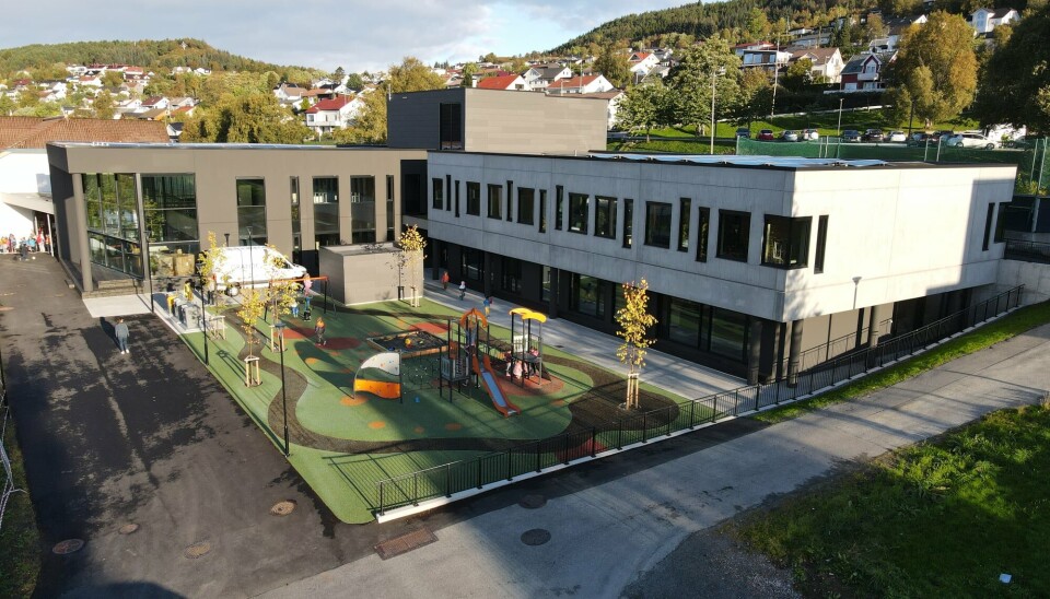 Barneskolen har i dag totalt 420 elever. Det eksisterende bygget, sammen med den nye barneskolen, vil totalt huse 525 elever.