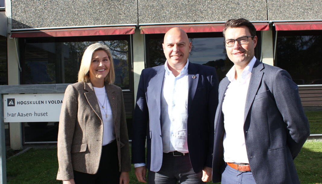STYRET: Volda utvikling AS består av styremedlemmene Pergunn Rødseth Gjerdsbakk (f.v.), Ivar Kvangardsnes og styreleder Thomas Lundberg. På oppdrag fra Volda kommune skal de realisere Aasenkvartalet 2040. STYRET: Volda utvikling AS består av styremedlemmene Pergunn Rødseth Gjerdsbakk (f.v.), Ivar Kvangardsnes og styreleder Thomas Lundberg. På oppdrag fra Volda kommune skal de realisere Aasenkvartalet 2040.
