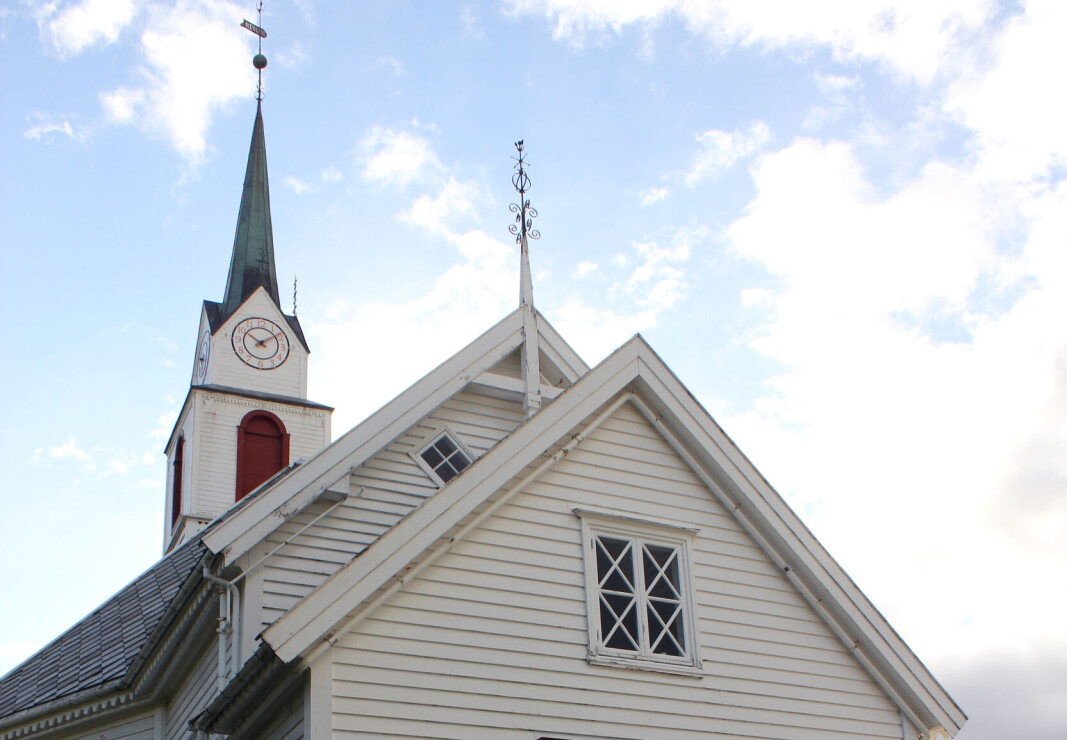 På bispemøtet samlast dei tolv biskopane frå heile landet. Det er biskopen i Nidaros bispedømme som leier møtet. Biletet er frå Ulstein kyrkje. På bispemøtet samlast dei tolv biskopane frå heile landet. Det er biskopen i Nidaros bispedømme som leier møtet. Biletet er frå Ulstein kyrkje.