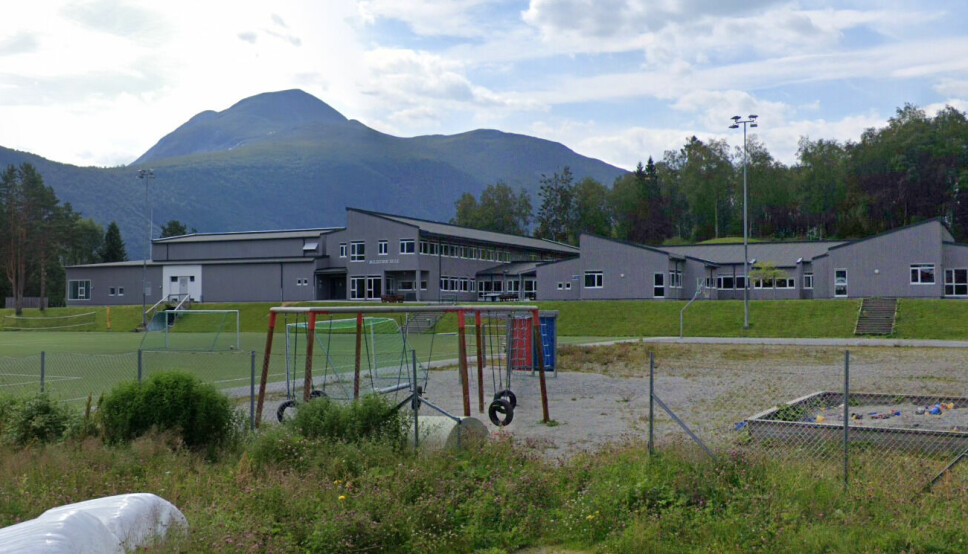 Dalsfjord skule blei bygd i 2012 og kosta 80 millionar kroner.