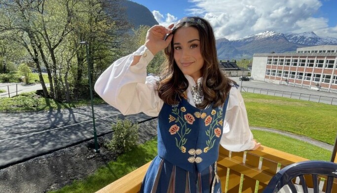 I VOLDA: Veronika rakk å feire 17. mai før avreise. I VOLDA: Veronika rakk å feire 17. mai før avreise.