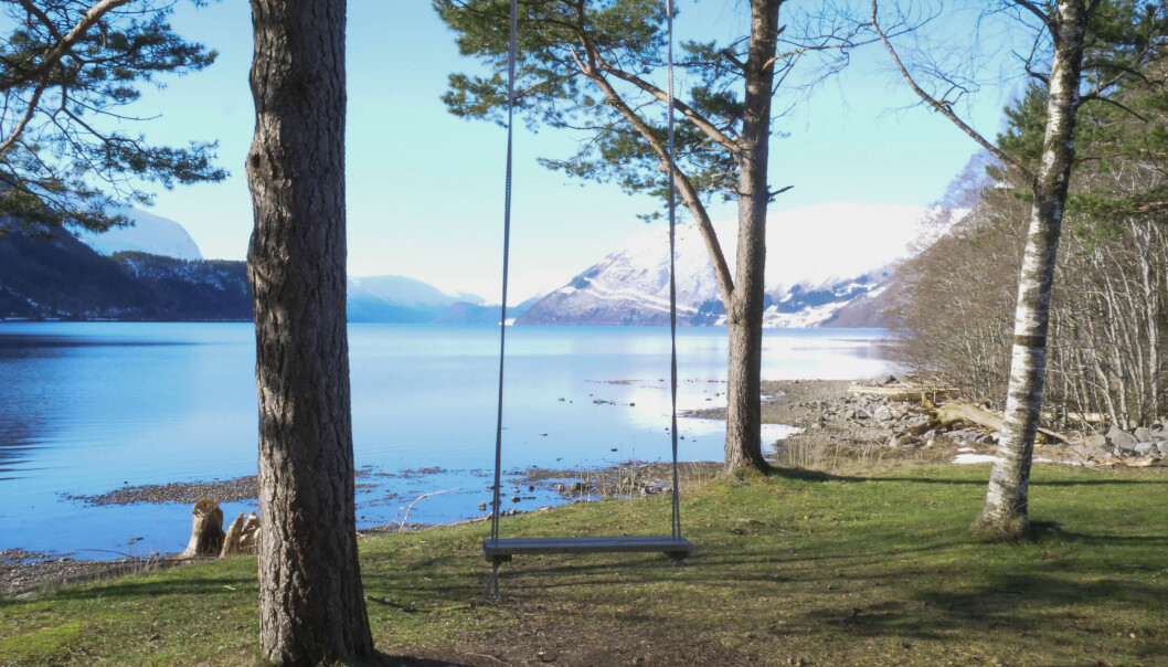 VESTLANDSIDYLL: Hornindalsvatnet brukes til vanlig av badegjester og fiskere. I august 2023 håper Lødemel at det er Søstrene Mel og Sjøormen som vil ta innsjøen i bruk.