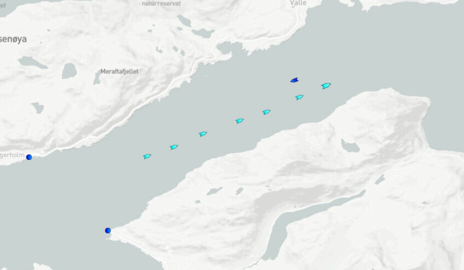 RADAR: Her kommer kolonnen av skip inn fjorden.