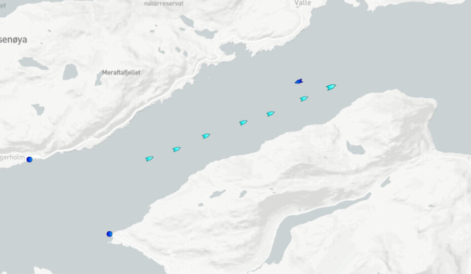RADAR: Her kommer kolonnen av skip inn fjorden. RADAR: Her kommer kolonnen av skip inn fjorden.