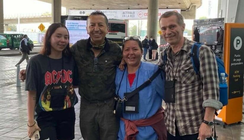 Frå venstre: Helena Vartdal, Arturo Sierra, Maria Vartdal og Hogne Vartdal i Colombia for å treffe familien til Maria.