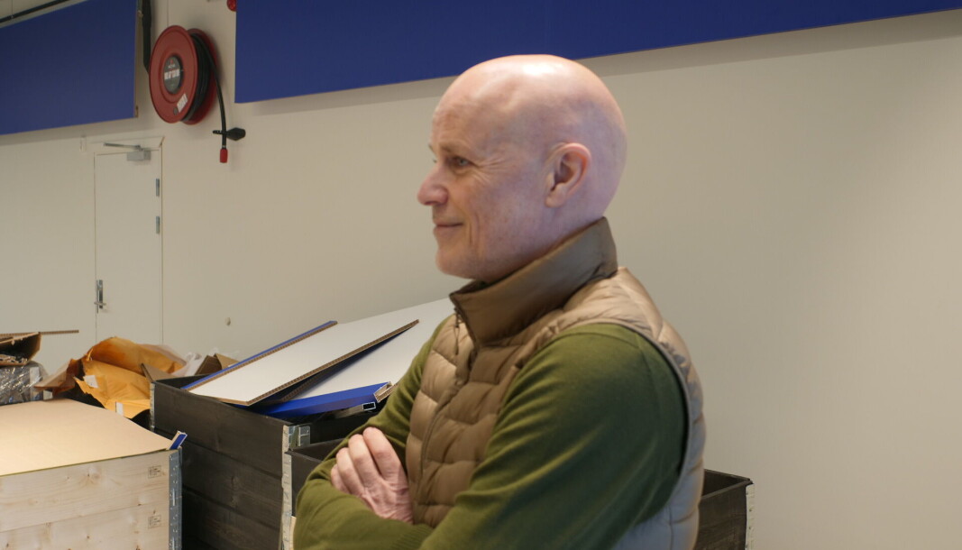 INSPEKSJON: Magne Vik inspiserer forberedelsene til åpning. Han sier at man kan fylle hele butikken med varer på under en uke. INSPEKSJON: Magne Vik inspiserer forberedelsene til åpning. Han sier at man kan fylle hele butikken med varer på under en uke.