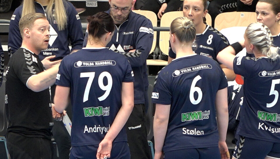 Trener Halldór Haraldsson med laget Trener Halldór Haraldsson med laget