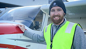 PREFLIGHT: Helge Kvam Karbø gjør seg klar for en flytur. PREFLIGHT: Helge Kvam Karbø gjør seg klar for en flytur.