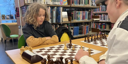 11-åring vil sette voksne i sjakk matt