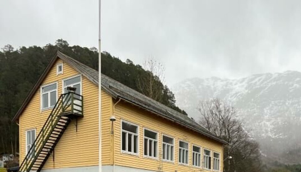 SELGES: dette skole bygget har stått her siden 1952 nå skal det selges