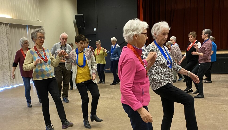 SOSIALT TILBUD: Godt oppmøte på seniordans i Ørsta Kulturhus.