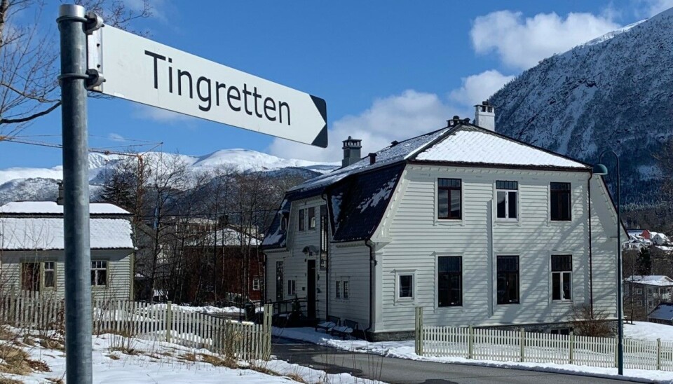 VOLDA TINGRETT: Kvinnen skal over en periode på tre år ha tatt penger fra personen hun var støttekontakt for. Fredag falt dommen i Volda tingrett.