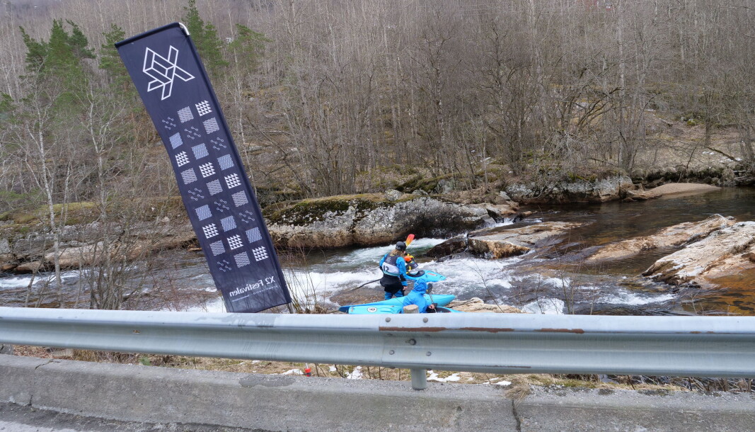 Elvepadeling: En av mange aktiviteter som ekstremsportlinja på Møre folkhøgskule sine elever var frivllige på, var X-creek Elvepadeling: En av mange aktiviteter som ekstremsportlinja på Møre folkhøgskule sine elever var frivllige på, var X-creek