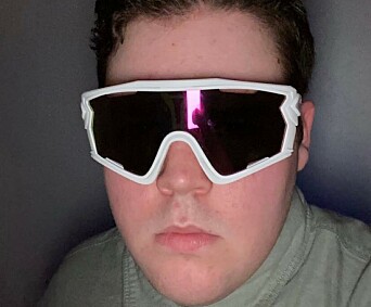 RASKE BRILLER: Trond har pakket bagen og ser frem til både uteaktiviteter og filmtitting i ferien. RASKE BRILLER: Trond har pakket bagen og ser frem til både uteaktiviteter og filmtitting i ferien.