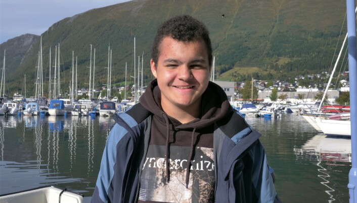 Jimmy var ein av dei som fekk prøve båten for fyrste gong. Jimmy var ein av dei som fekk prøve båten for fyrste gong.