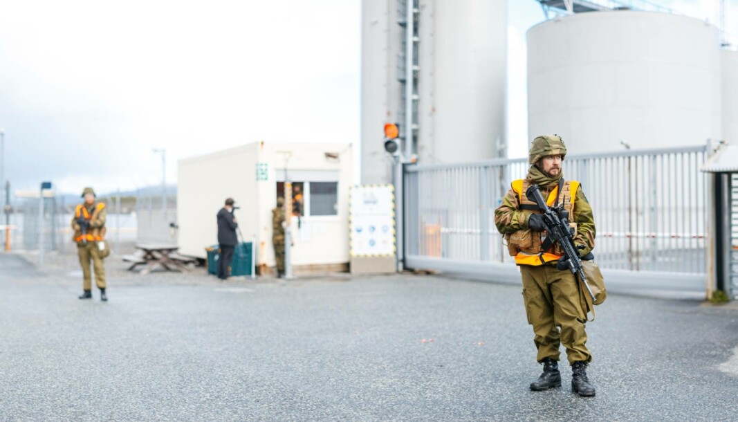 BEREDSKAPSHJELP: Heimevernet skal hjelpe politiet i sikring og vakthold av olje- og gassanlegg. Bildet er fra en tidligere øvelse. BEREDSKAPSHJELP: Heimevernet skal hjelpe politiet i sikring og vakthold av olje- og gassanlegg. Bildet er fra en tidligere øvelse.