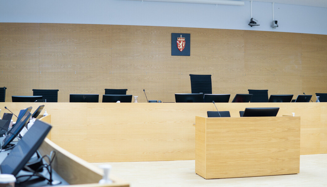 DØMT: En mann i 60-årene dømmes til 70 dager i fengsel etter å ha blant annet truet en annen person på livet. DØMT: En mann i 60-årene dømmes til 70 dager i fengsel etter å ha blant annet truet en annen person på livet.