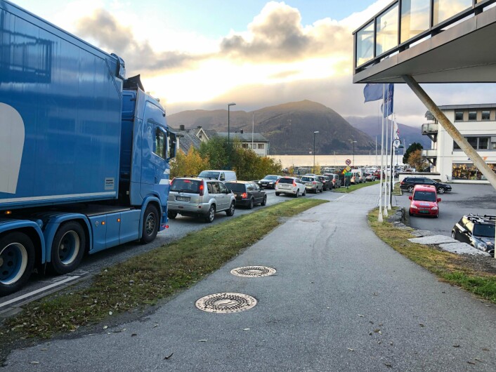 Ulykken førte til lange køer tirsdag ettermiddag. Ulykken førte til lange køer tirsdag ettermiddag.