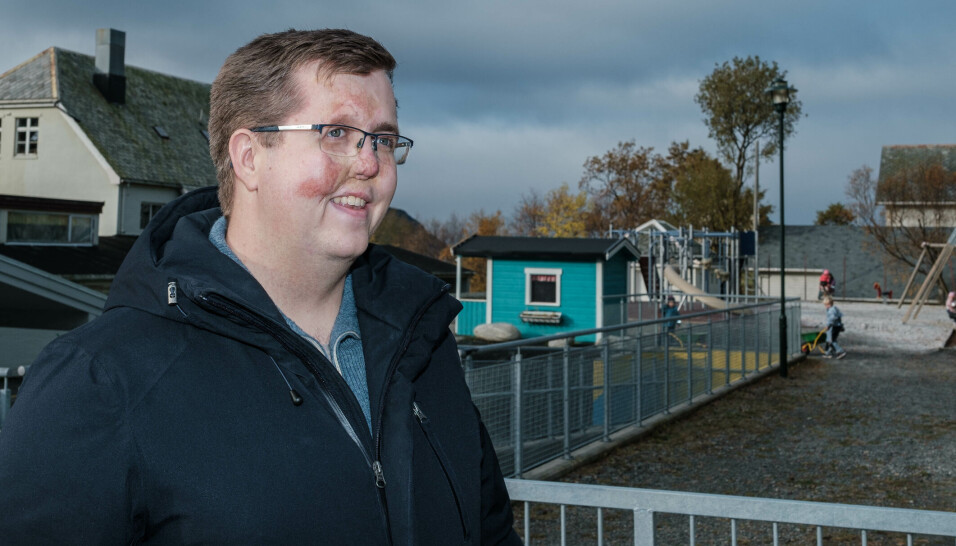 FORNØYD: Haral Myren har lenge visst at han ville jobbe med mennesker. Han stortrives i yrket som barnehageansatt. FORNØYD: Haral Myren har lenge visst at han ville jobbe med mennesker. Han stortrives i yrket som barnehageansatt.