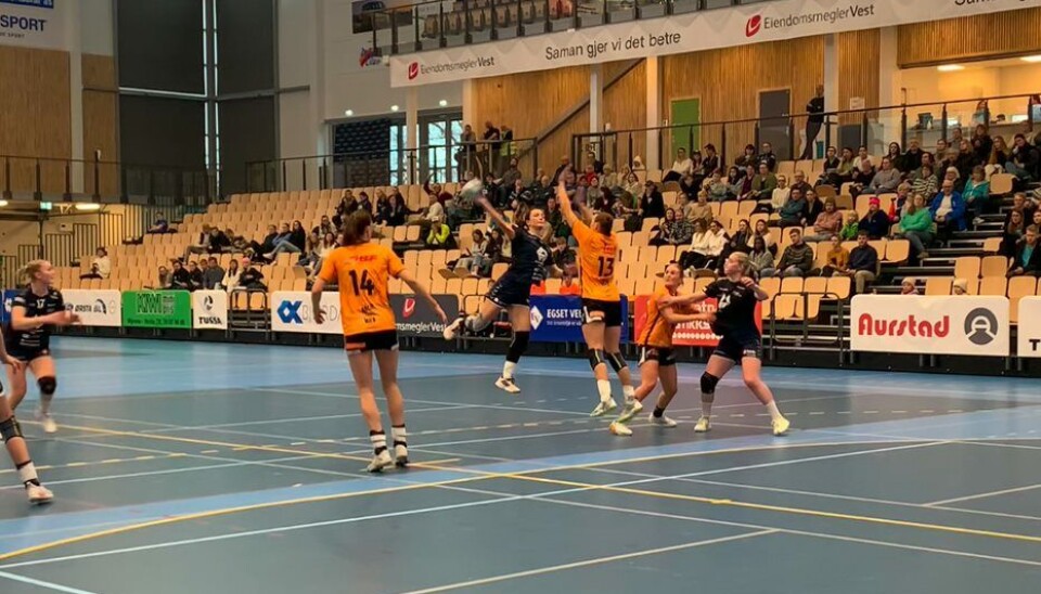 TAP: Volda HK tapte stort selv om Marte Nornes setter dette skuddet