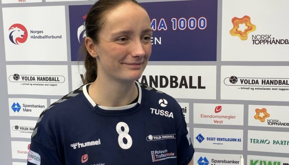 SKUFFET: Voldaspiller Marte Lausund Nornes med et tappert smil etter søndagens tap.