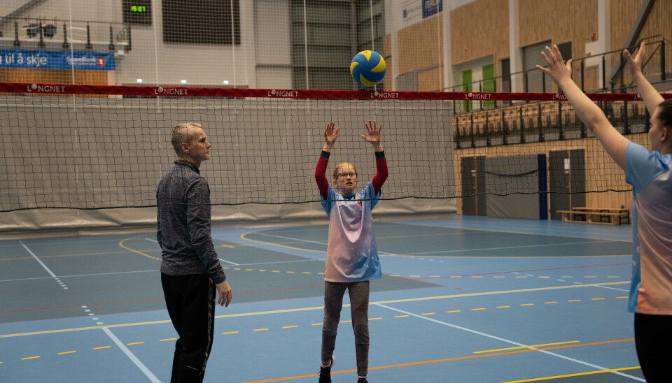 ØVER PÅ FINGERSLAG: Martine og pappa Bård storkosar seg på trening. ØVER PÅ FINGERSLAG: Martine og pappa Bård storkosar seg på trening.