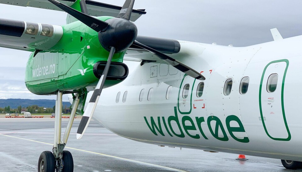 WIDERØE: Flere fly har blitt forsinket. Dette skaper lengre reiser for passasjerene. WIDERØE: Flere fly har blitt forsinket. Dette skaper lengre reiser for passasjerene.