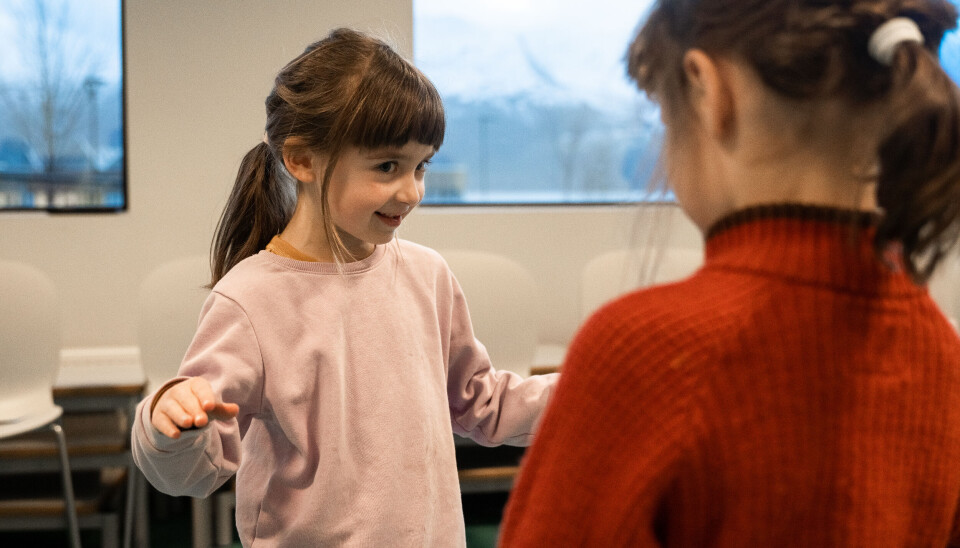 DANSELEIK: Frida Lillebø-Voll (6) er med på KuDraMuDa (kunst, drama, musikk og dans) på Volda kulturskule. DANSELEIK: Frida Lillebø-Voll (6) er med på KuDraMuDa (kunst, drama, musikk og dans) på Volda kulturskule.