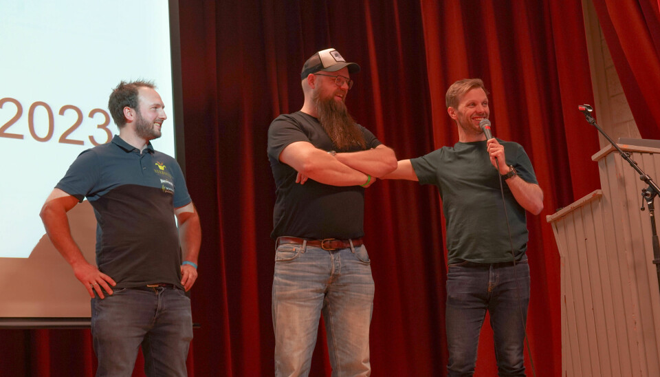 JURYPRISEN: Vegard Dimmen (midten) med bryggeri id.NB fikk juryprisen for beste øl for deres belgisk blonde 'Blond on Blond'.