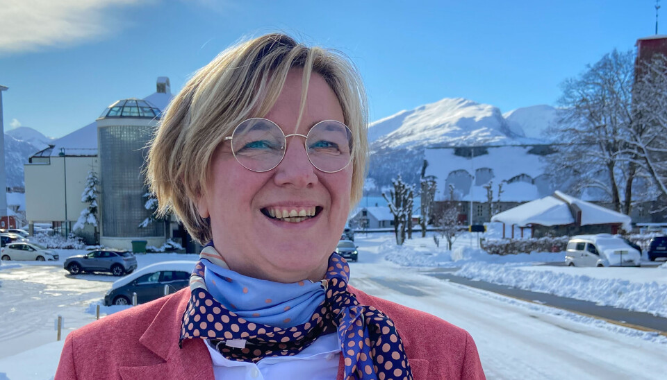 TALER PÅ KVINNEDAGSMARKERINGEN: Sølvi Dimmen tok utfordringen. TALER PÅ KVINNEDAGSMARKERINGEN: Sølvi Dimmen tok utfordringen.