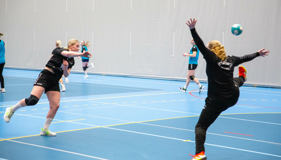 NY KLUBB: Stølen forlater Volda neste sesong. På onsdag spilte hun mot fremtidige lagkamerater i Byåsen. NY KLUBB: Stølen forlater Volda neste sesong. På onsdag spilte hun mot fremtidige lagkamerater i Byåsen.