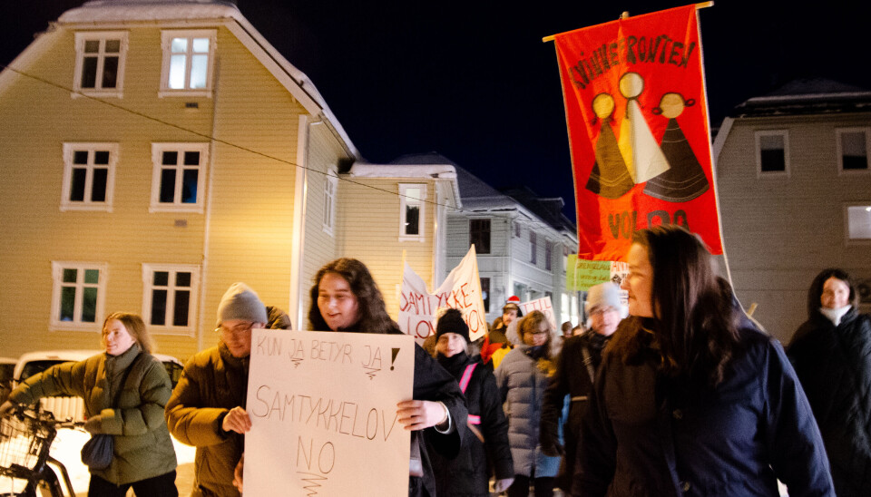 KAMPROP: Hva vil vi ha? Samtykkelov! Når vil vi ha det? Nå! KAMPROP: Hva vil vi ha? Samtykkelov! Når vil vi ha det? Nå!