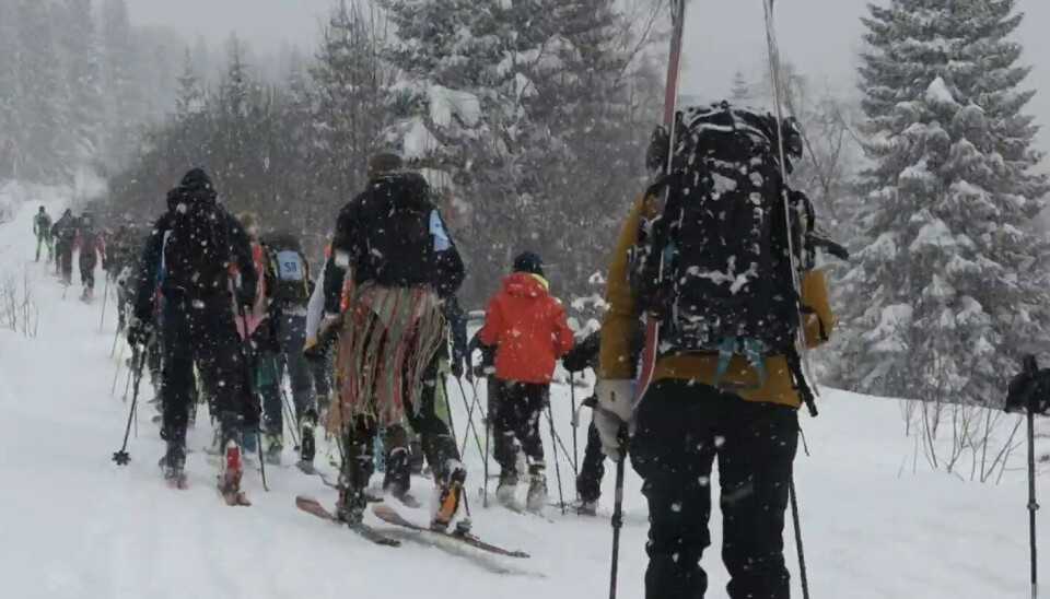 SNØ OG VIND: Deltakerne måtte kjempe seg i gjennom både snø og vind under årets Rando Highway.