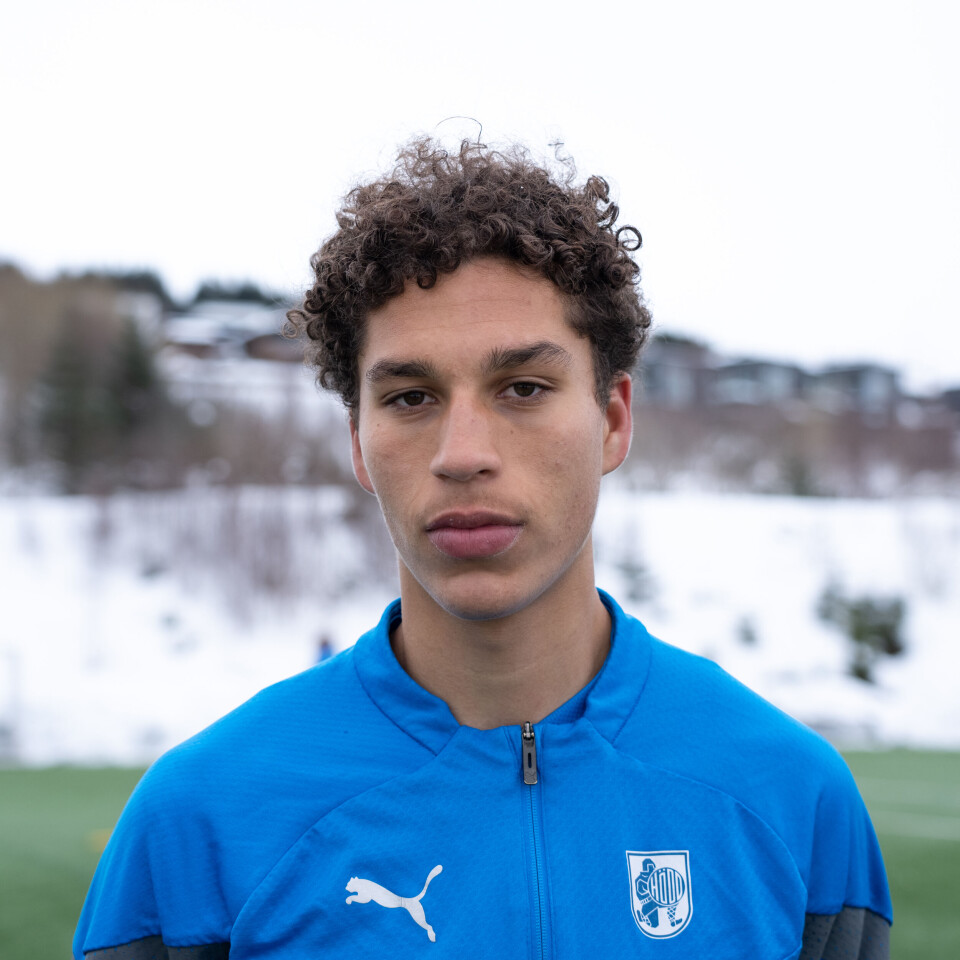 FRA SVENSK HOVEDSTAD TIL SUNNMØRSK BY: Rasmus Bonde (20) er født og oppvokst i Stockholm, og synes Ulsteinvik er veldig lite i forhold.