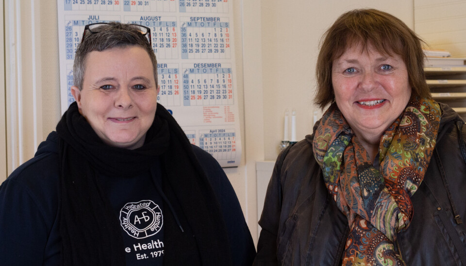 GODE SAMAN: Helen Rossetvik (t.v.) og Hilde Brandt (t.h.) likar å vere frivillige.