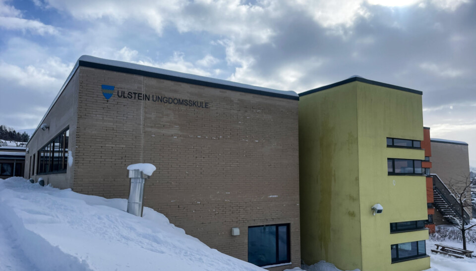 Ulstein ungdomsskule er en av skolene der det lages anonyme kontoer på Tiktok. Ulstein ungdomsskule er en av skolene der det lages anonyme kontoer på Tiktok.
