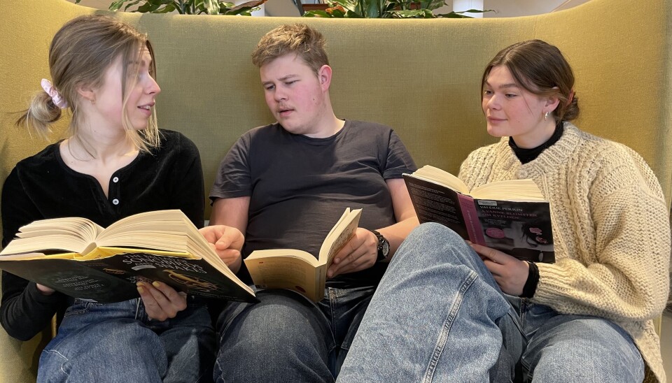 Kristin, Truls og Eline er klar for å fylle påskeferien med gode bøker. Kristin, Truls og Eline er klar for å fylle påskeferien med gode bøker.