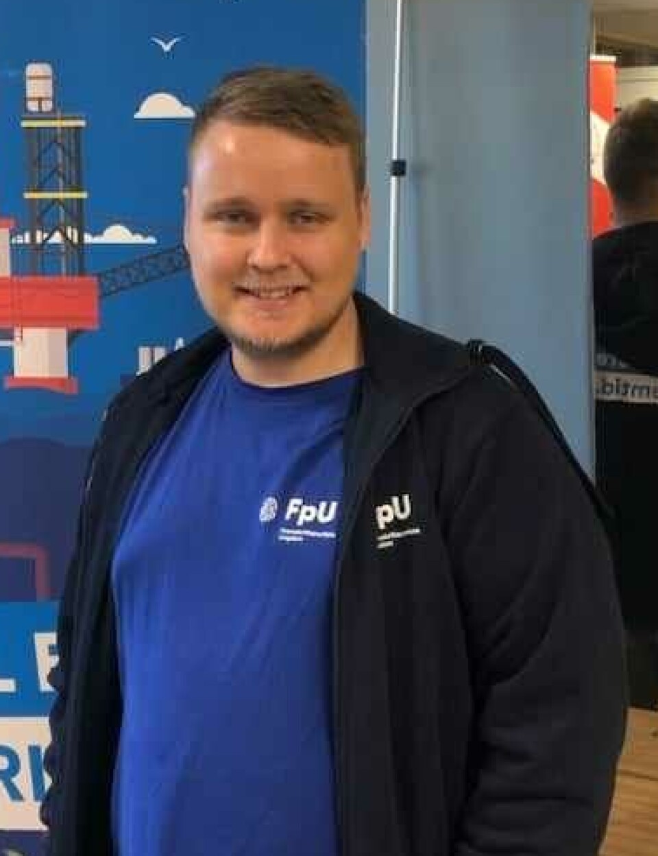 HAR SITT PÅ DET REINE: Karl-Oskar Sævik meiner spissformuleringar må vere lov, og at plakaten bidreg til sunn debatt