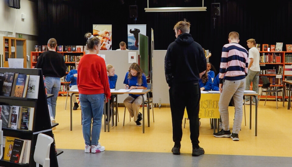 Over 500 elever brukte stemmeretten sin i skolevalget ved Ulstein VGS på mandag. Over 500 elever brukte stemmeretten sin i skolevalget ved Ulstein VGS på mandag.