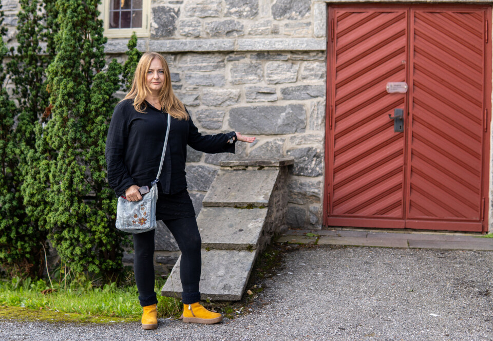 UVERDIG: Nygjerd ønsker at rullestolbrukarar på lik linje med andre får kome inn og ut av kyrkja saman med resten av kyrkjelyden.