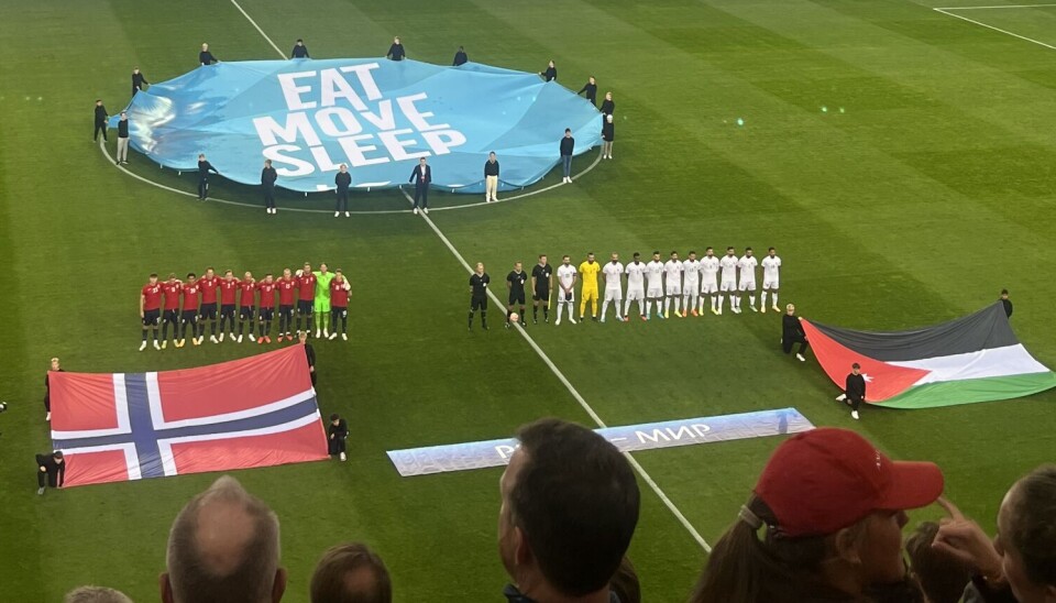 KLAR FOR KAMP: Norge og Jordan før kampen på Ullevaal Stadion.