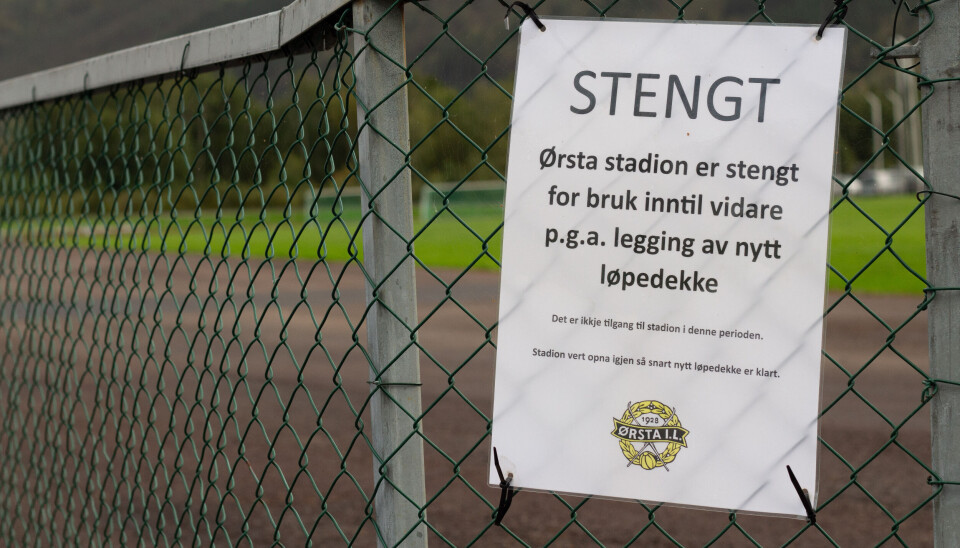 STENGT: Siden starten av august har løpebanen vært stengt på grunn av arbeidet med nytt løpedekke.